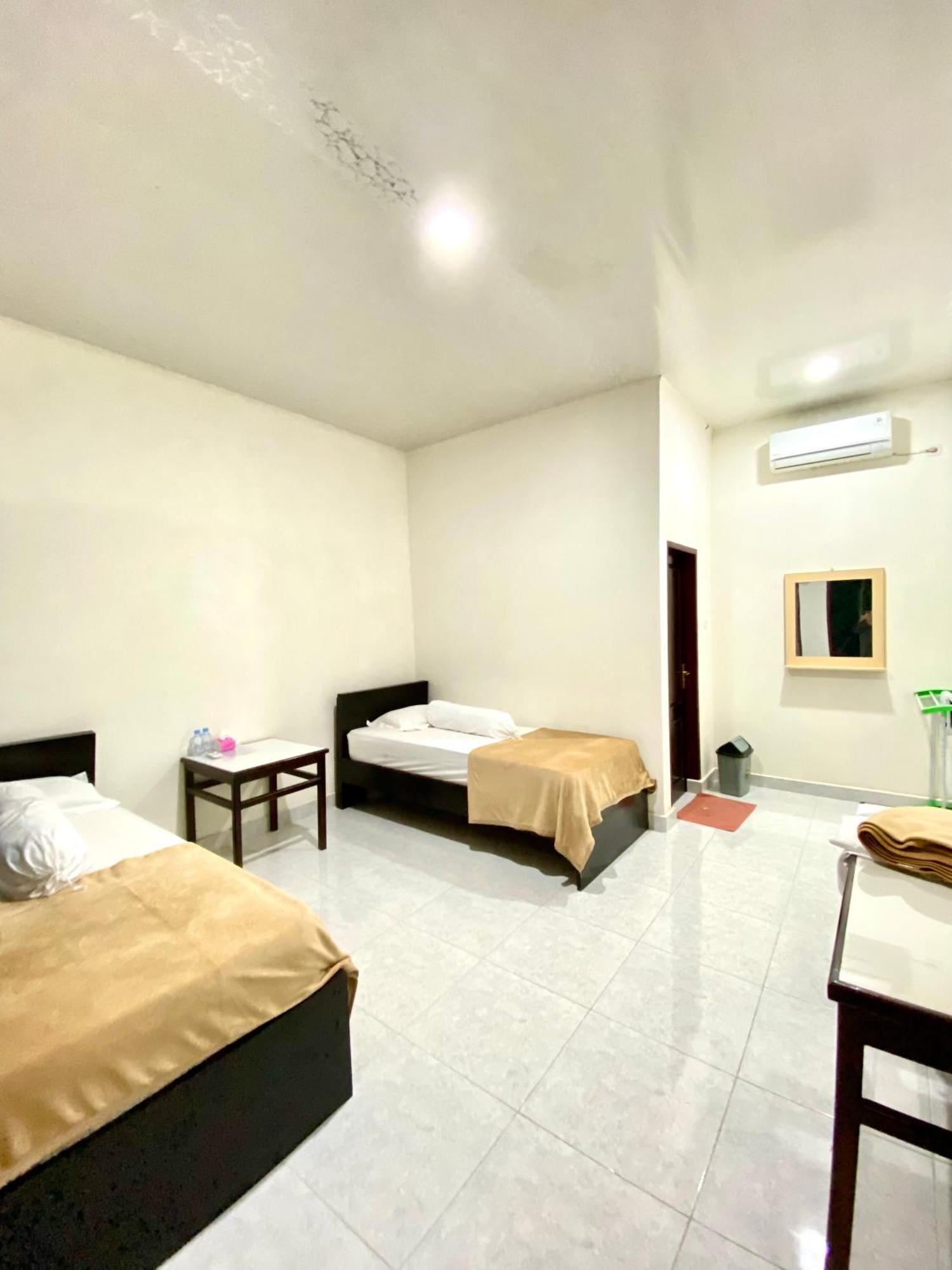 Amadeo Guest House Ratodena ภายนอก รูปภาพ