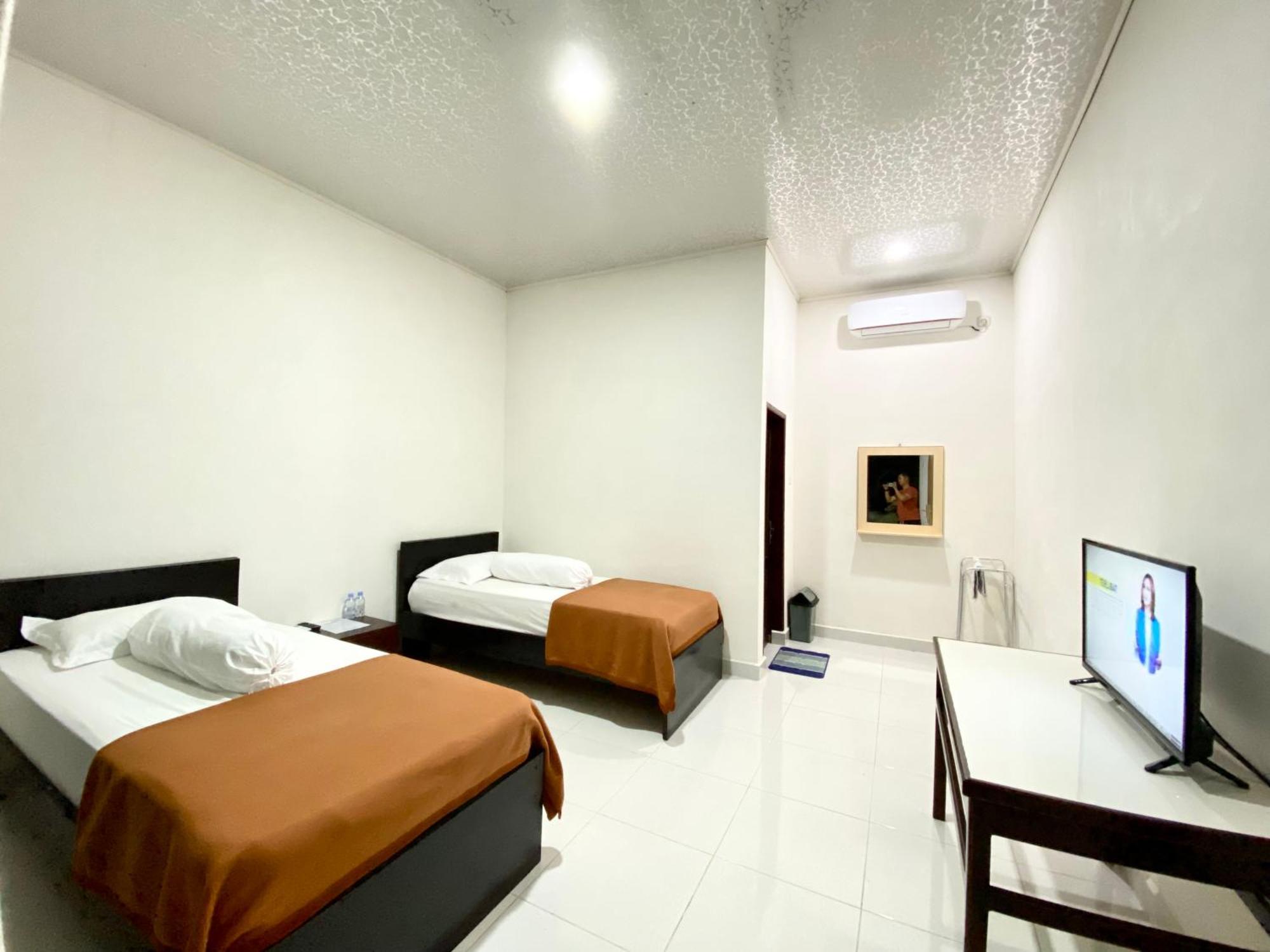 Amadeo Guest House Ratodena ภายนอก รูปภาพ
