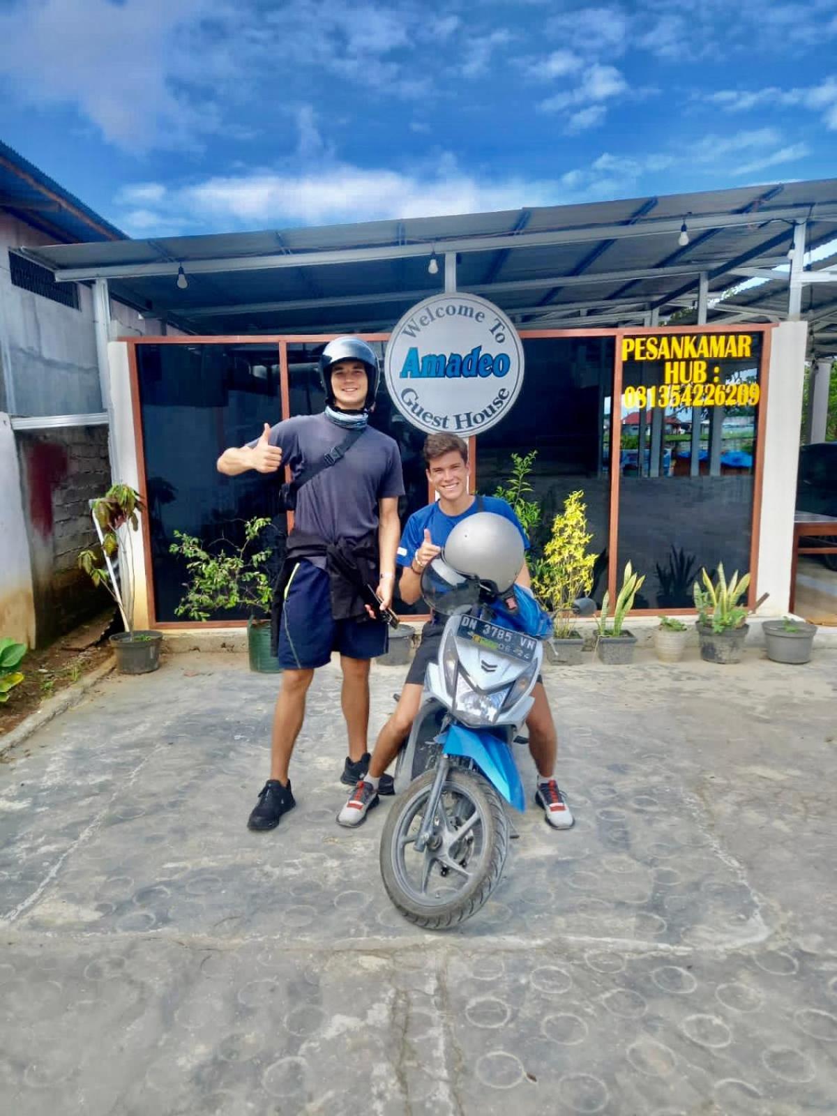 Amadeo Guest House Ratodena ภายนอก รูปภาพ